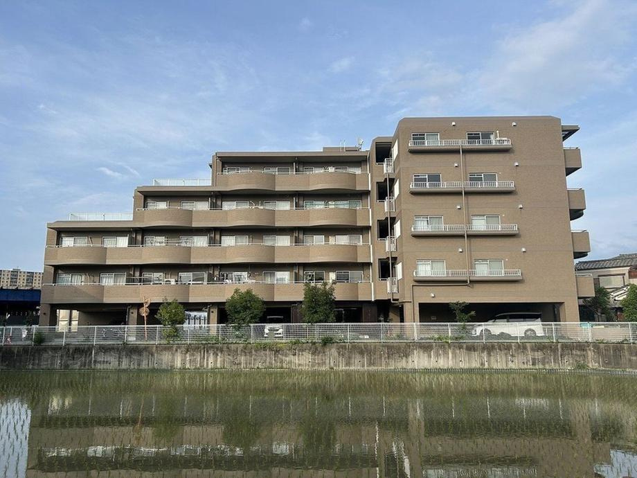 ベル・アーバニティ樟葉の外観|新しい生活にいかがでしょうか？外観はお住まいの顔になります。こだわりたいポイントですね。水回りリフォームやリノベーションも承ってます。
■現地見学・資金計画相談・住宅ローン相談もお問合せ受付中■