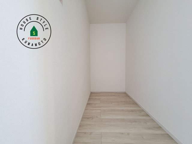 合志市幾久富第1-2棟（2号棟）　の収納|洋服や大きな荷物が多い方や人数の多いご家族などは、一般的なクローゼットよりもウォークインクローゼットのほうが使い勝手が良いです。