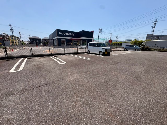 サンシティ　ヴィオラの駐車場