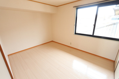 【寝室】 | サニーハイツ | 洋室6帖