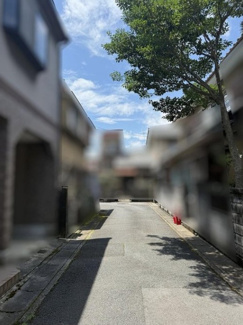 【前面道路含む現地写真】