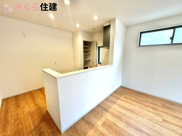 いろどりアイタウン栃木市藤岡町藤岡22-P2　２号棟のキッチン|家族の会話が弾み、お料理の間も子どもに目配りが出来る対面式カウンターキッチン♪

