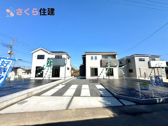 いろどりアイタウン栃木市藤岡町藤岡22-P2　２号棟の前面道路含む現地写真|南面前面道路3.3ｍ！車通りが少ない為慌てずゆっくり出し入れができます♪