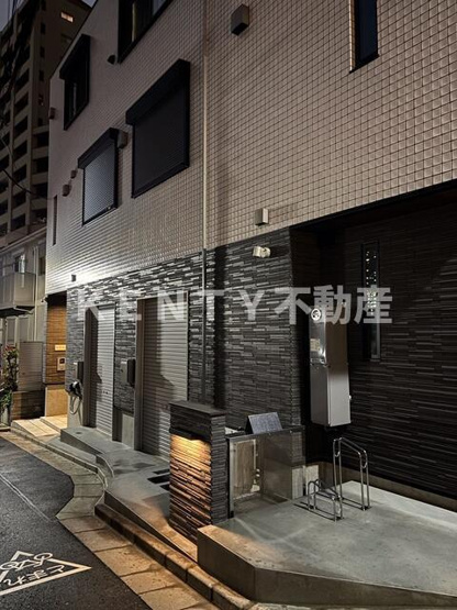 【エントランス】 | Ｌｅ　Ｍｉｌｌｅｎａｉｒｅ | 毎日通るエントランスはこのようになっています