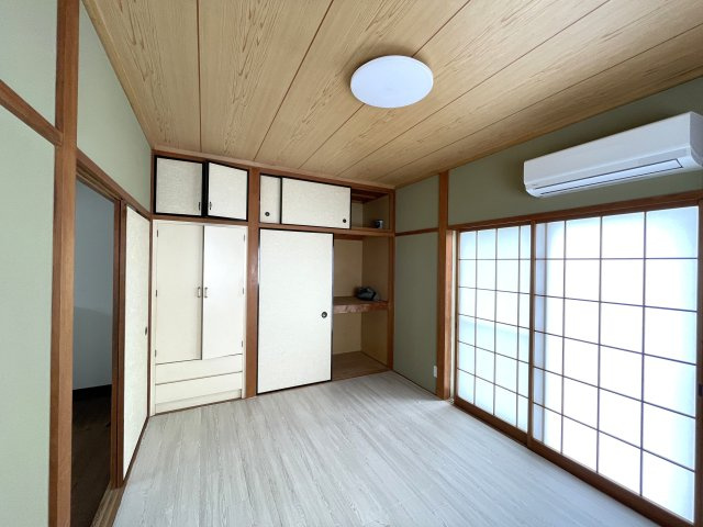 エナジーコーポの洋室