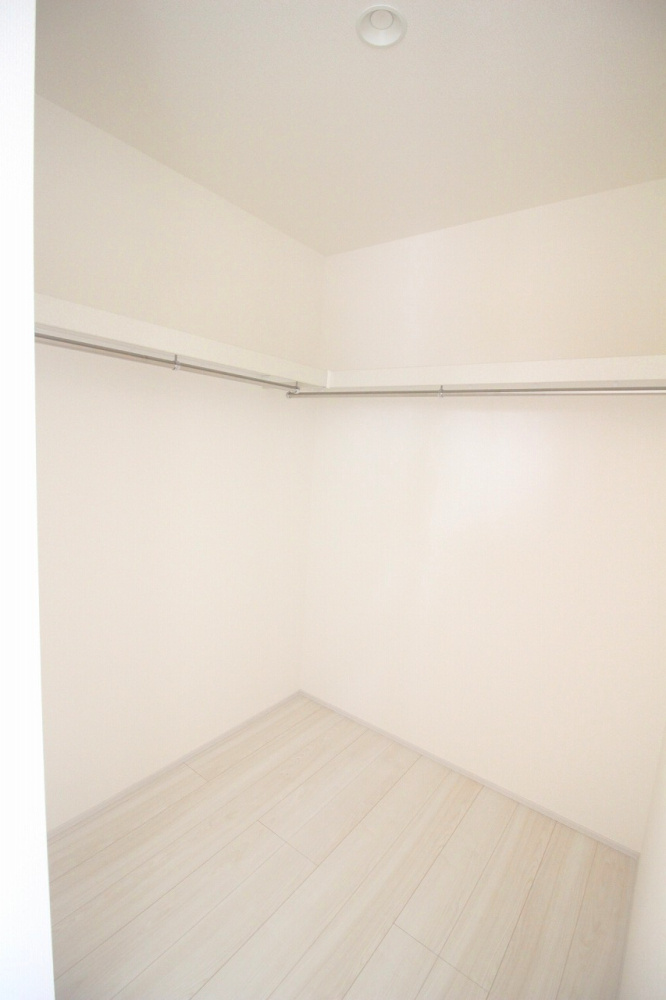 小山市西城南7丁目　第5　2号棟の収納|大容量のウォークインクローゼット付き！衣類や荷物をすっきり整理できます。