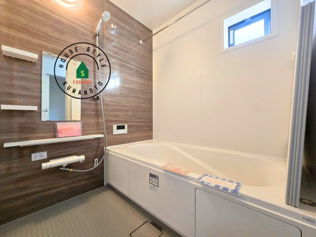 熊本市東区御領3丁目第1-3棟（1号棟）　の内観：施工例|1日の疲れを癒してくれる広々バスルーム。雨の日のお洗濯にも大活躍な浴室乾燥機付です！