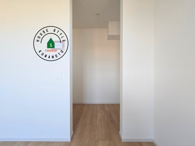 熊本市東区御領3丁目第1-3棟（1号棟）　の内観：施工例|洋服や大きな荷物が多い方や人数の多いご家族などは、一般的なクローゼットよりもウォークインクローゼットのほうが使い勝手が良いです。