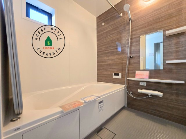 熊本市東区御領3丁目第1-3棟（3号棟）　の浴室|1日の疲れを癒してくれる広々バスルーム。雨の日のお洗濯にも大活躍な浴室乾燥機付です！