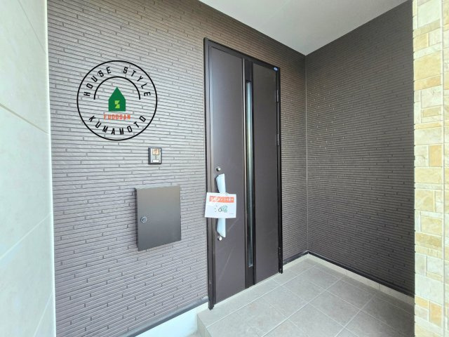 熊本市東区御領3丁目第1-3棟（3号棟）　の玄関|おでかけの時も帰った時も、「我が家」を最初に感じでもらえる素敵な空間に。