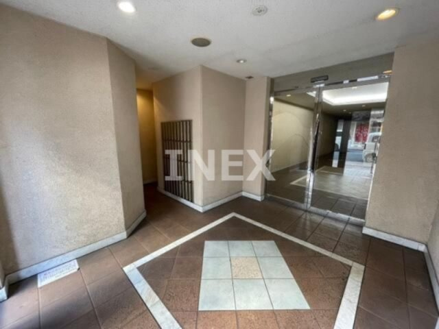 横浜市中区野毛町３丁目の賃貸マンションのロビー