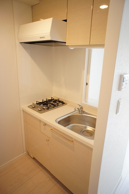 エンクレスト薬院大通のキッチン|コンパクトなキッチンで掃除もラクラク