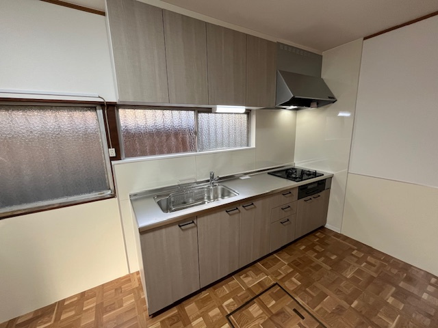 寺池台貸家のキッチン