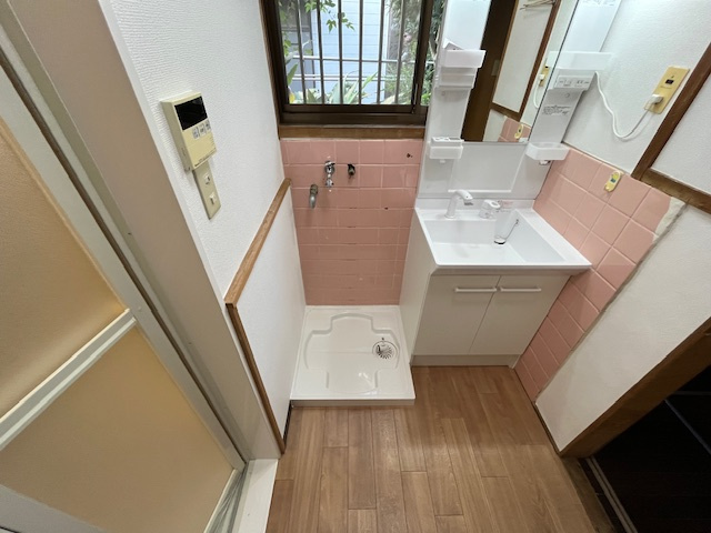 寺池台貸家の独立洗面台