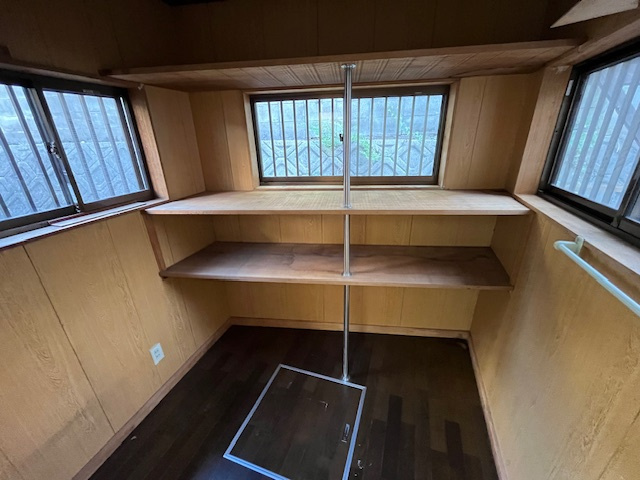 寺池台貸家の収納