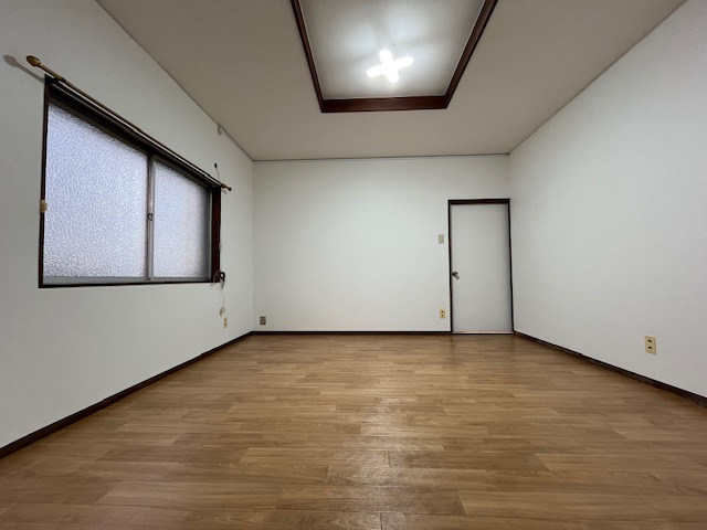 寺池台貸家の洋室