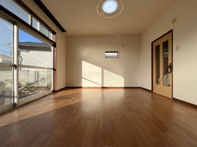 寺池台貸家の洋室