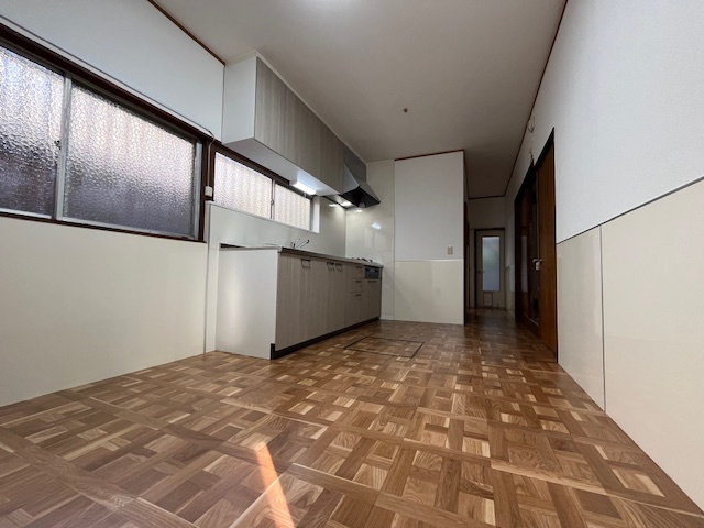 寺池台貸家の居間・リビング