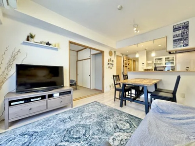 【居間・リビング】 | ワコーレ堀切菖蒲園2 | 【居間・リビング】「ＬＤＫは家族団らんをデザイン」広いＬＤＫでは家族が集まり一緒の時間を過ごせる工夫がされております。何気ない一日の当たり前のひとコマがいつか一生の宝物になります