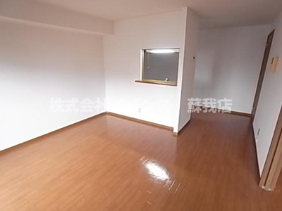 【居間・リビング】 | ラッキーベル鈴幸A | ゆったり過ごせるリビングです