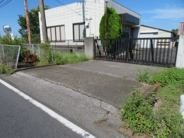 北葛飾郡杉戸町大字深輪の倉庫