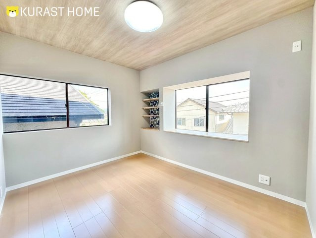 向日市寺戸町大牧　中古戸建の洋室