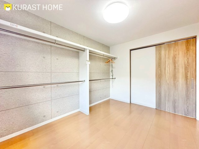 向日市寺戸町大牧　中古戸建の洋室