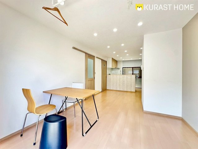 向日市寺戸町大牧　中古戸建の居間・リビング