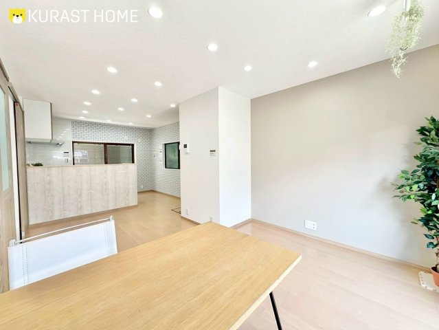 向日市寺戸町大牧　中古戸建の居間・リビング