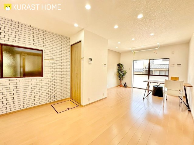 向日市寺戸町大牧　中古戸建の居間・リビング