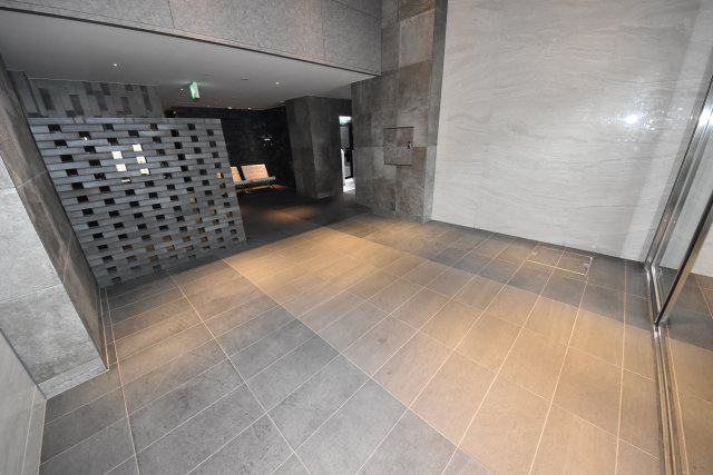 ファーストフィオーレ難波南パークサイドのエントランス