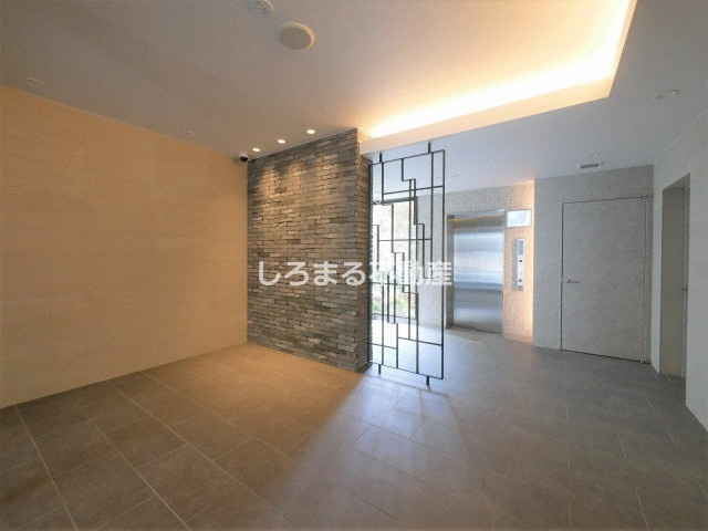 ファーストフィオーレ九条のロビー