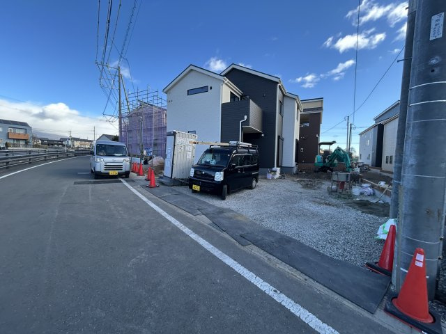 新築　前橋市富士見町時沢第3　6号棟の前面道路含む現地写真|現地写真　北西側接道幅員約6ｍ