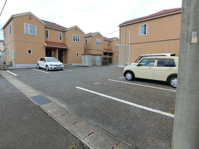 クラビス　C棟の駐車場