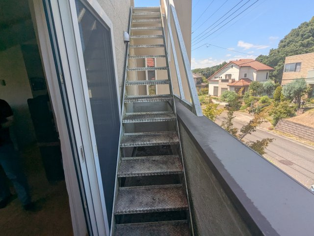 中古戸建　秋間みのりが丘のバルコニー|お洗濯にも便利なバルコニー付き