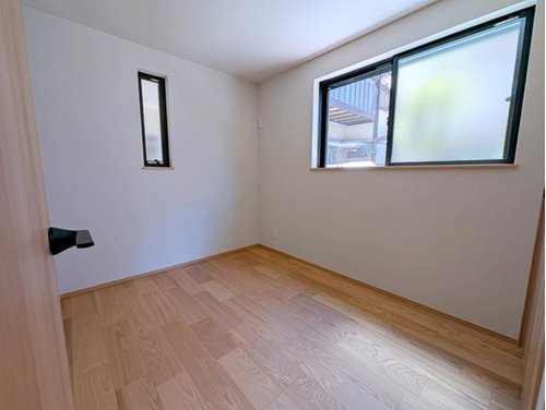 小曽根町3丁目新築戸建の洋室