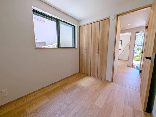 小曽根町3丁目新築戸建の洋室