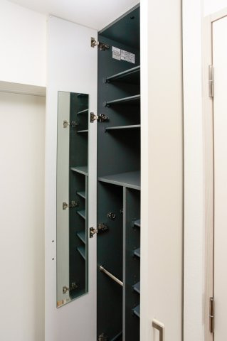 サヴォイラ・マリナ　ドゥ　ハカタ　4階の収納|別号室のものになります。現状優先。