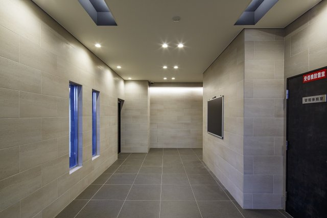 サヴォイラ・マリナ　ドゥ　ハカタ　4階のエントランス