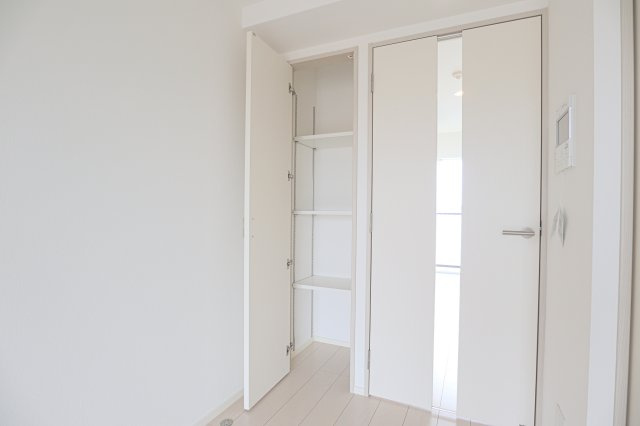 サヴォイラ・マリナ　ドゥ　ハカタ　4階の収納|別号室のものになります。現状優先。