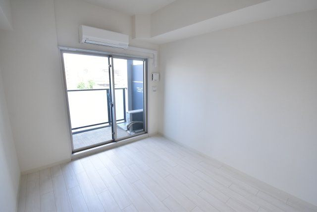 アドバンス大阪ベイココナの洋室