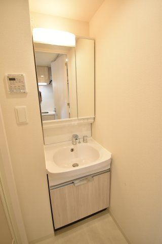 アドバンス大阪ベイココナの洗面所