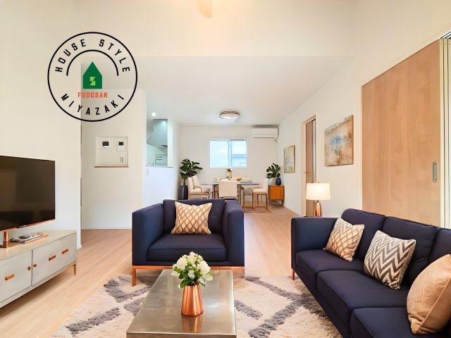 宮崎市高岡町2(B号棟)の内観：施工例|明るく開放的なリビングダイニングは豊かな陽光が注ぎ込み、やすらぎの空間を演出してくれます。ご家族で楽しいひとときをお過ごし下さい。※家具はCGを合成したものです。同社仕様