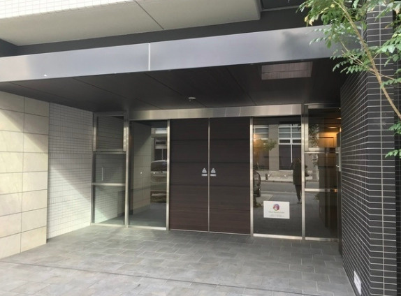 コンフォリア心斎橋EASTのエントランス