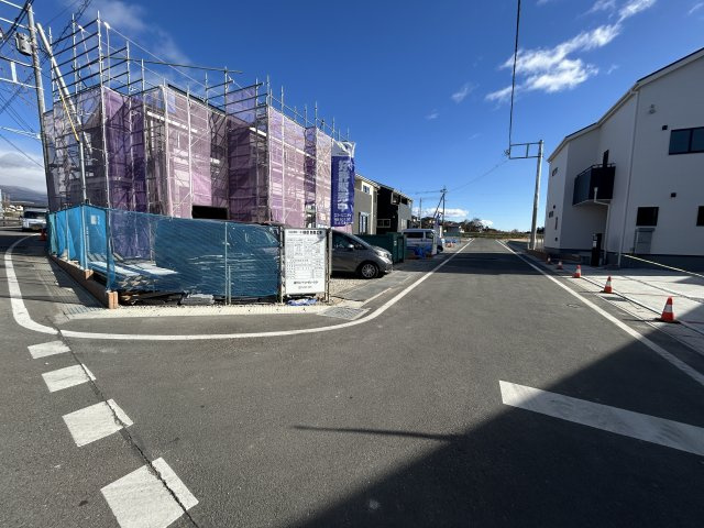 新築　前橋市富士見町時沢第3　10号棟の前面道路含む現地写真|現地写真　南西側接道幅員約6ｍ