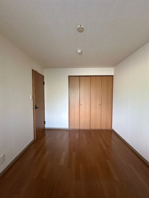 【子供部屋】 | ライリッヒ・ストーレ | 洋室6帖☆収納スペースがあります♪荷物をたっぷり収納できて嬉しいですよね☆