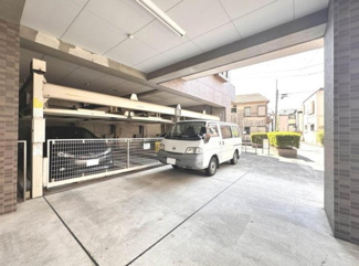 【駐車場】 | 機械式駐車場となっていますので、整頓されており、清潔感あります。