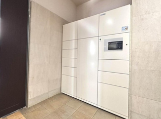 【その他共用部分】 | 不在時にも安心！宅配ボックスがあります！