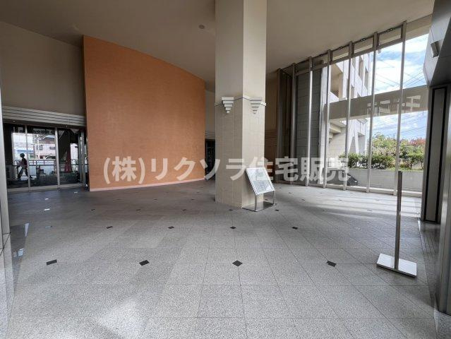 くずはタワーシティT棟のエントランス|■物件内覧・資金計画相談・住宅ローン相談、リフォーム相談、お問合せ受付中■
※当日・翌日のご内覧、ご相談はお電話でのお問合せがスムーズです！