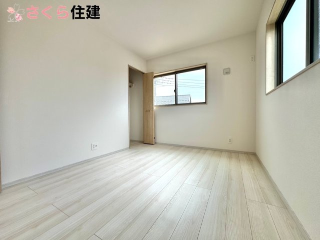 いろどりアイタウン栃木市藤岡町藤岡22-P2　３号棟の洋室|広々とした洋室です♪お子様の成長に伴って増えていく荷物にも対応できます！
